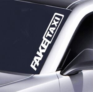 FakeTaxi Autoaufkleber – 55x8,5 cm Frontscheiben-Sticker – Tuning Deko fürs Auto – Lustiger Schriftzug für Casting Car – Witterungsbeständig & einfach anzubringen